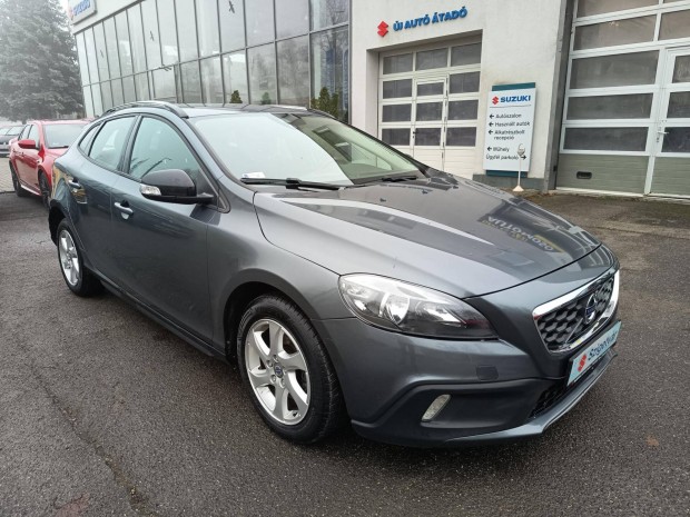 Volvo V40 Cross Country 1.6 D [D2] Momentum